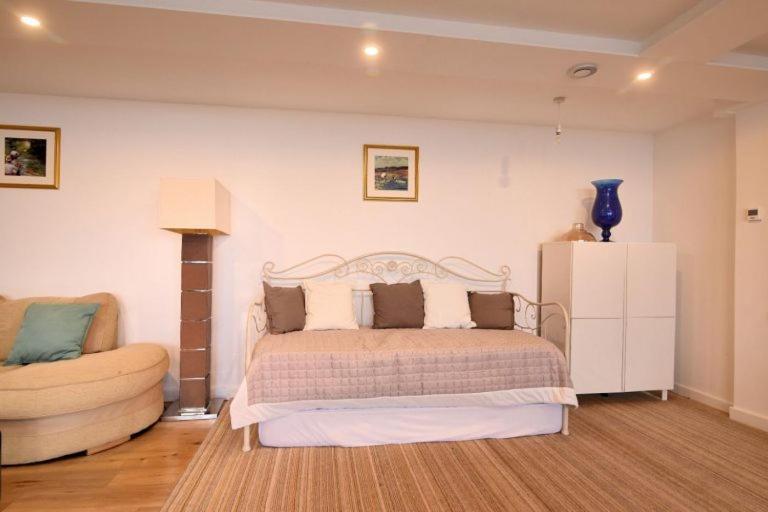 Largigi Offering Two Amazing Panoramic Sea Front Apartments Lyme Regis Exterior photo
